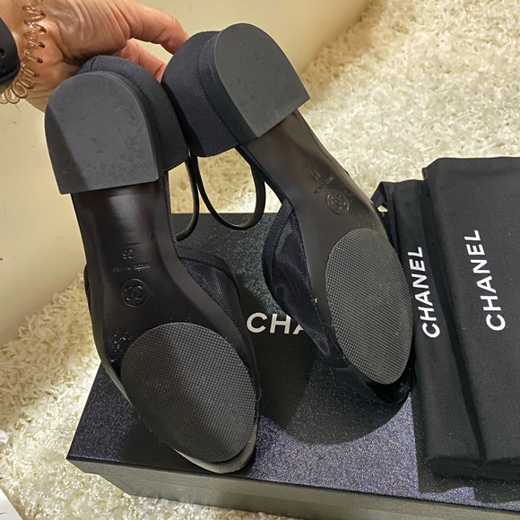 Authentic CHANEL shoes full set. Excellent condition - Picture 6 of 8
